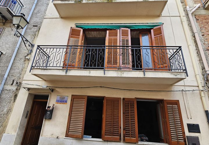 Landsbyhus i Collesano, Palermo, Collesano - € 76.000 | Ref: 10381 - foto 1